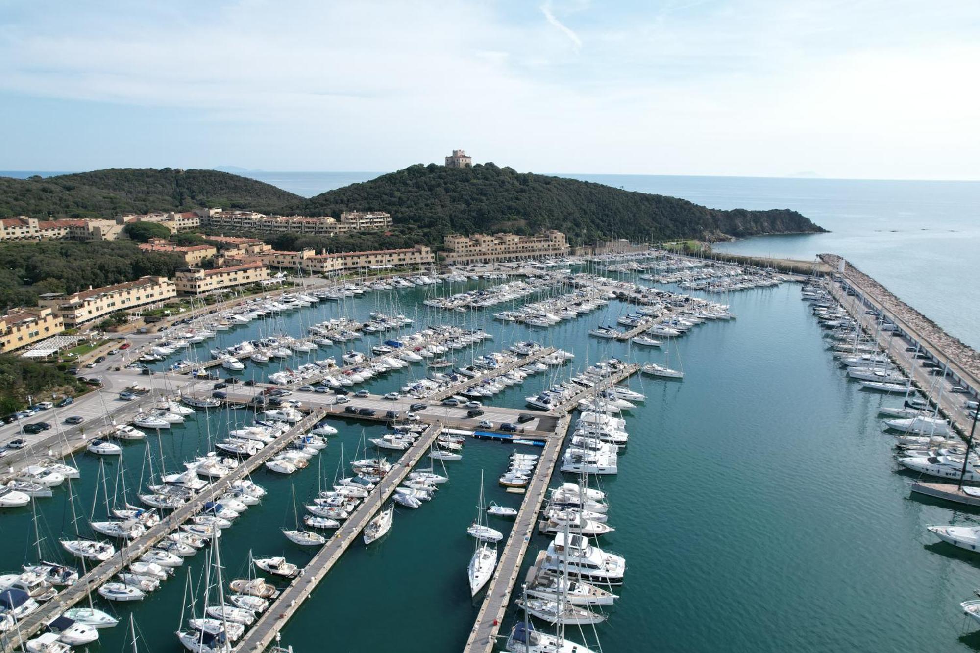 Holiday Homes Marina Apartments Punta Ala Exterior foto